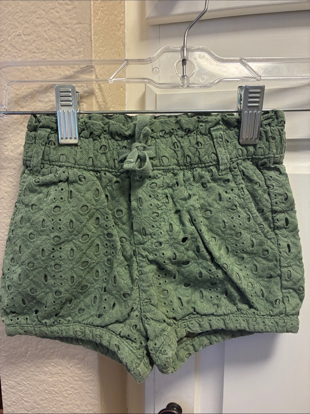 3 for $15 🦋🦋 Girls  Baby Gap twig (olive green ) eyelet bubble shorts